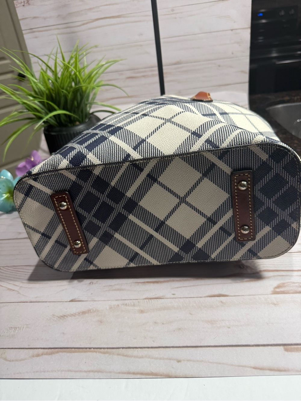 Dooney & Bourke Harding Plaid Brielle Tote EUC LQQK - Picture 9 of 9